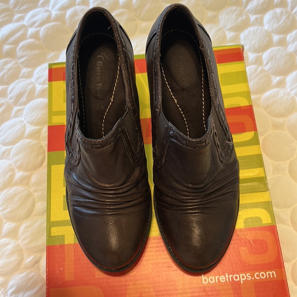 BareTraps “Fallon” brown shoe booties in size 6.5 Medium. - Picture 4 of 9